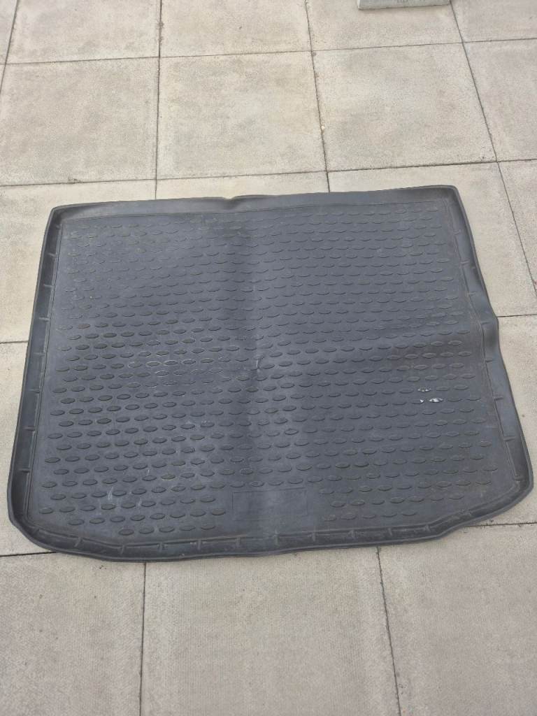 Car boot mat