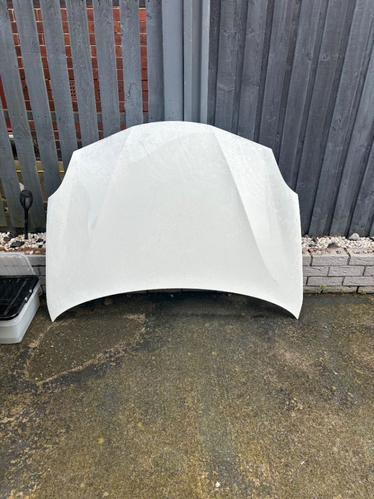 Alfa Romeo Giulietta Bonnet (PLUS HINGES)