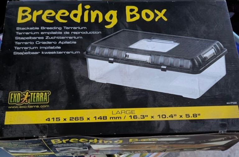 Stackable Breeding terrarium 