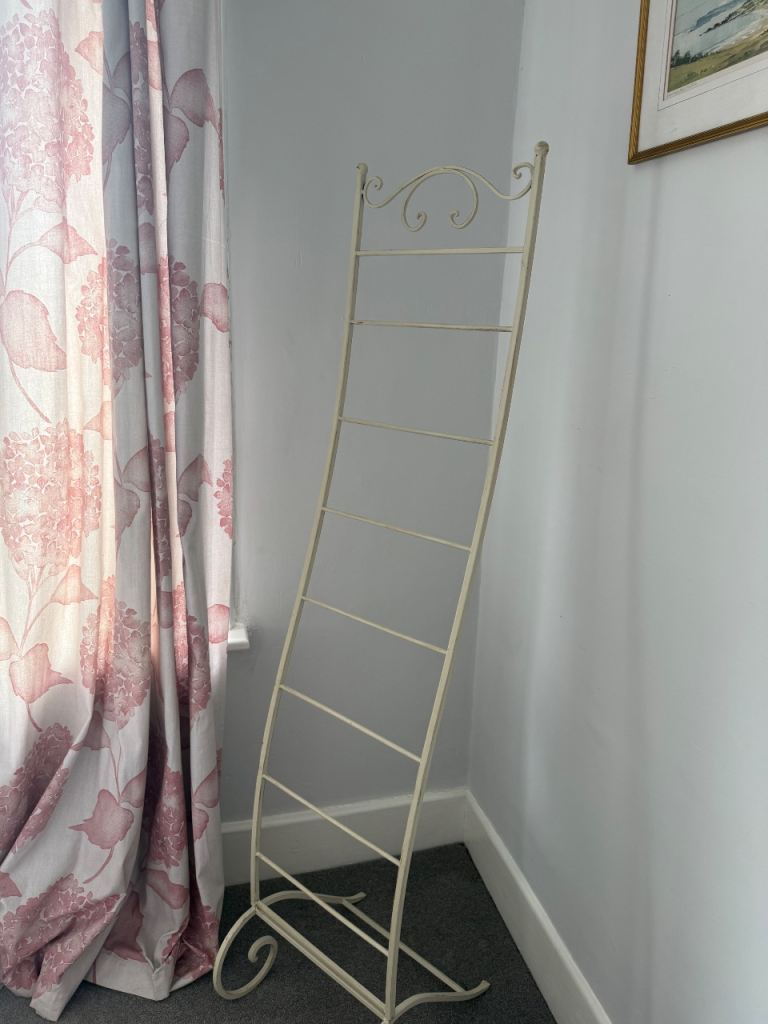 Cream Metal Clothes Rack / Blanket Stand – Good Condition