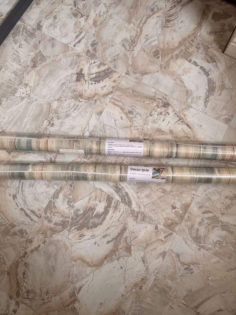 Decoroom self adhesive wallpaper 