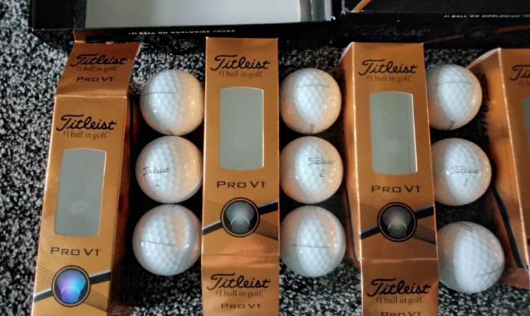 PRO V1 golf balls 