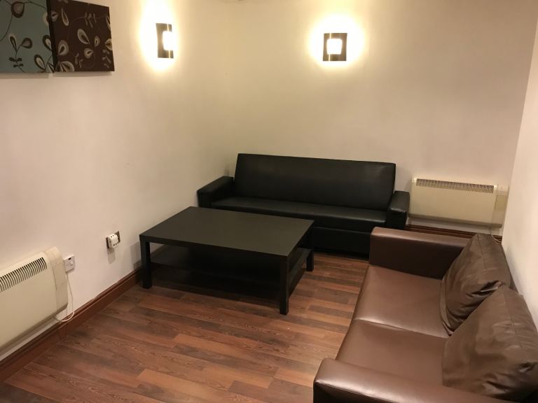 1 BED LUXURY APARTMENT NEXT TO DEWSBURY HOSPITAL **WITH PARKING**