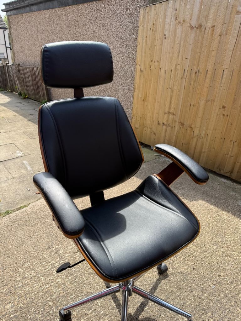 Ergonomic Black Office Chair - Headrest & Lumbar Support- Great Condition