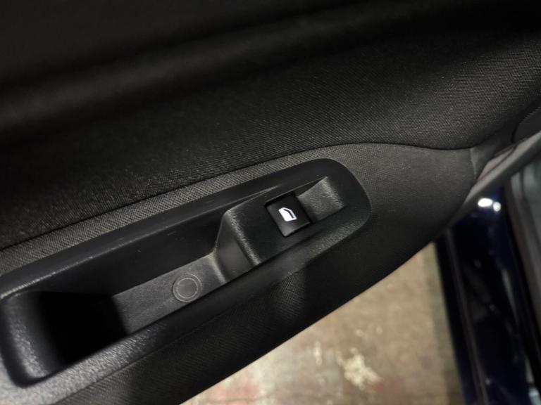 2017 Peugeot 308 1.6 BlueHDi 120 Allure 5dr ESTATE DIESEL Manual