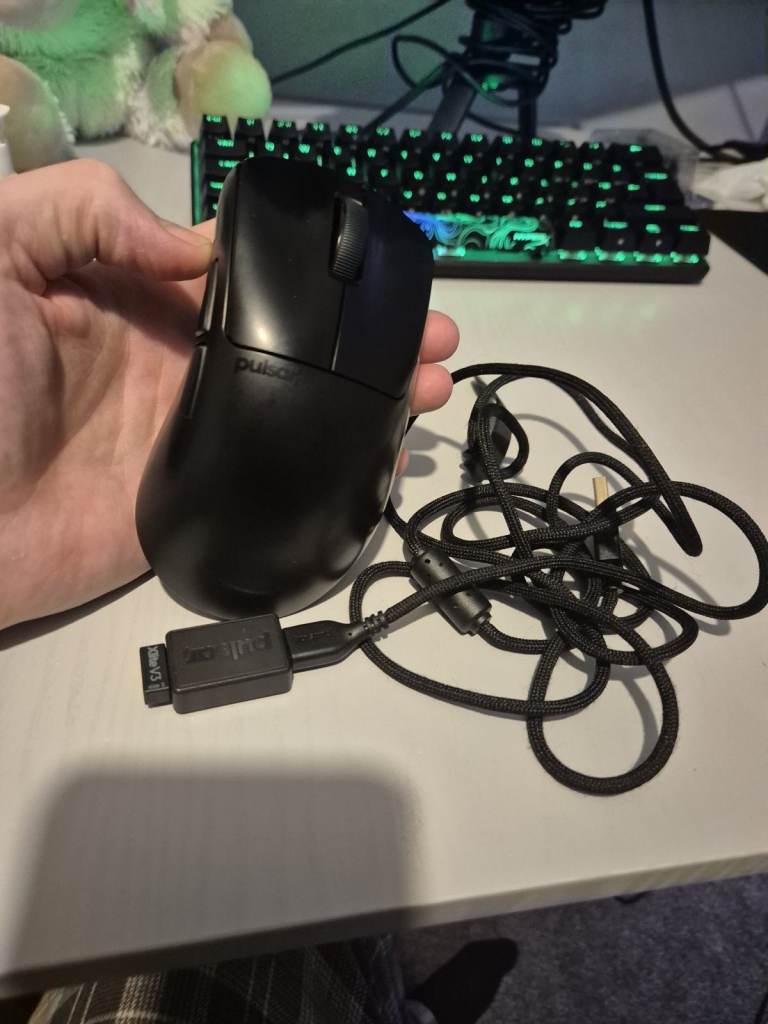 Pulsar Xlite V3 Wireless Gaming Mouse - Size 3 (Large) Black - Complete with Dongle