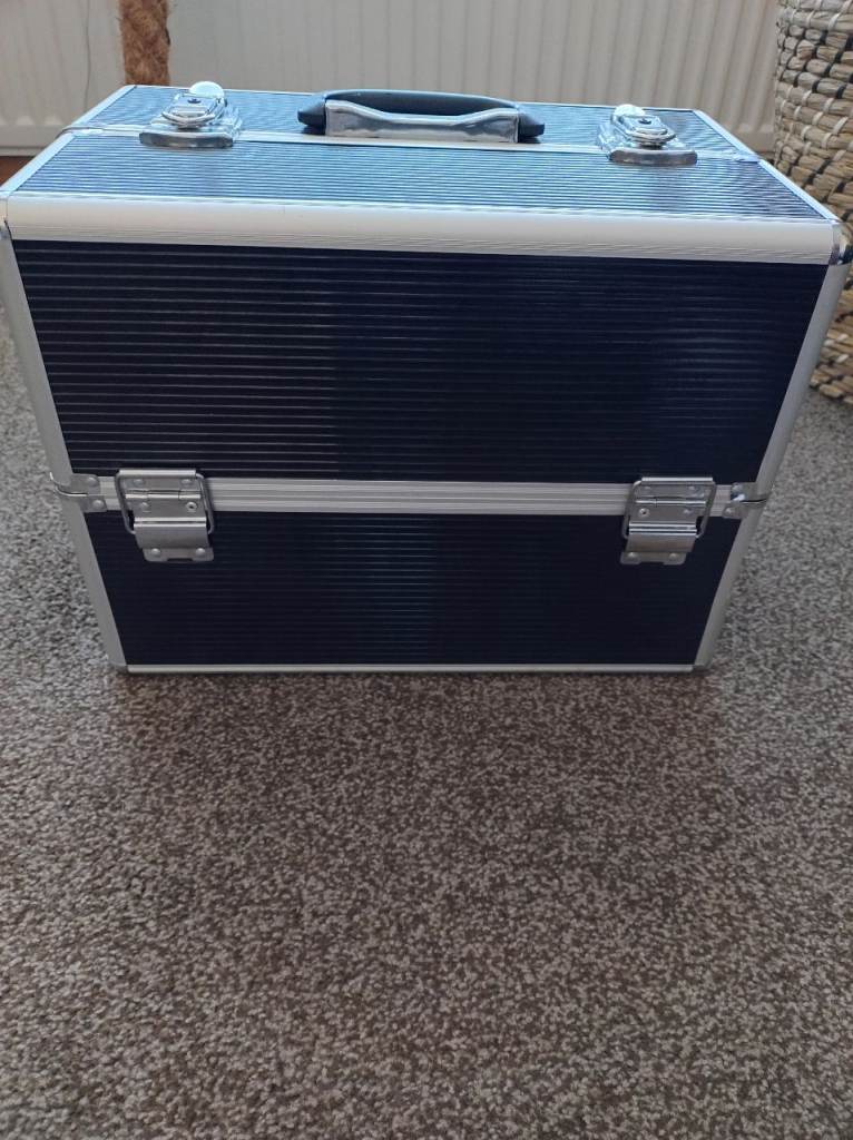 Cosmetic case