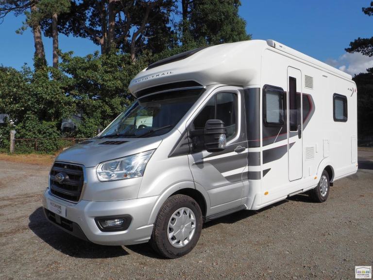 AutoTrail F74, AUTO, 4 Berth, 4 Belt, Fixed Island & DD Bed, Low Miles