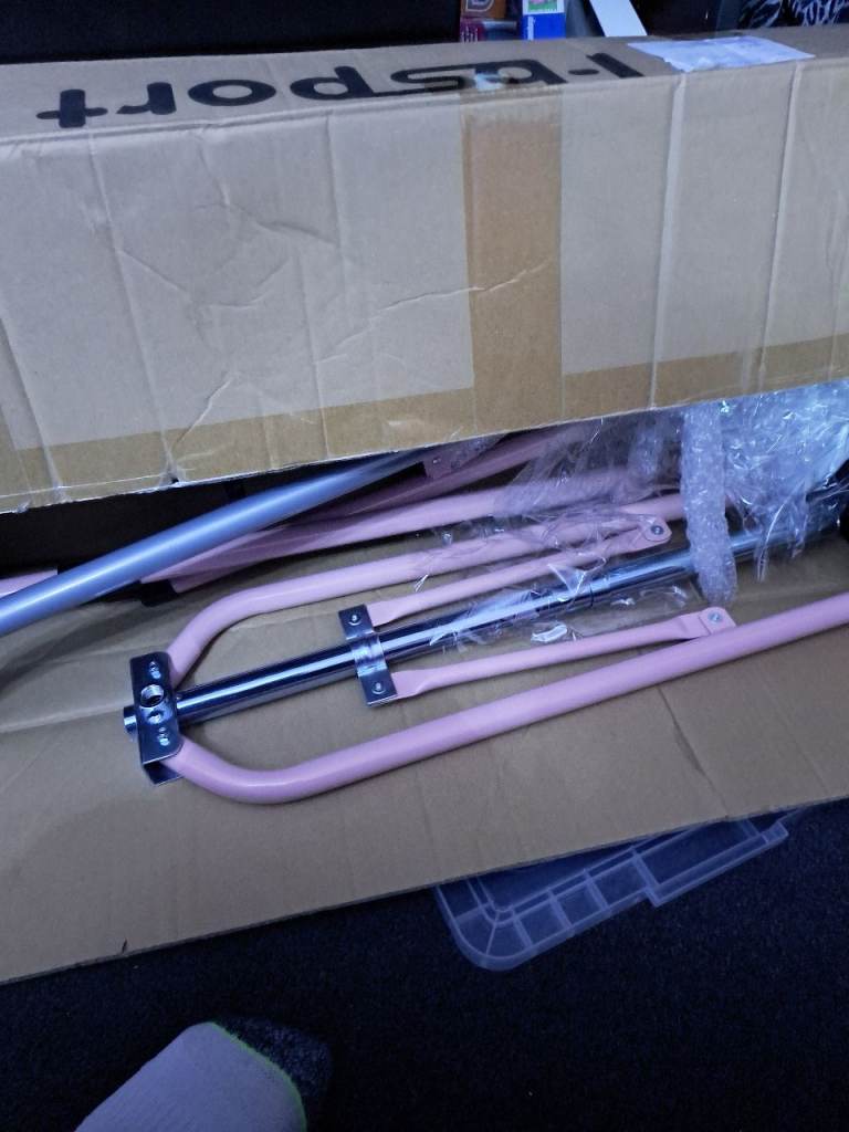 Brandnew FB Gym bar with mat 