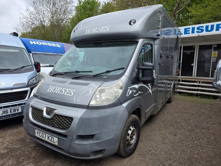 Select Horsebox Horse Box 2007 (YC07KZL)