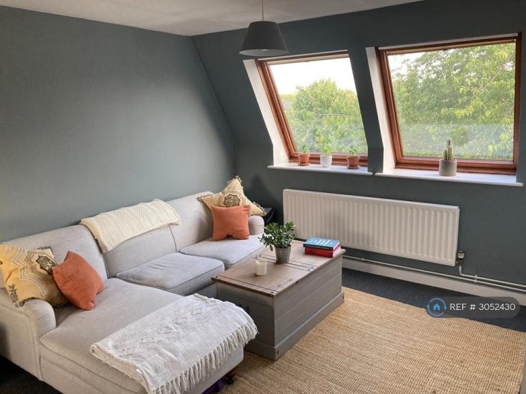 1 bedroom flat in Govier Close, London, E15 (1 bed) (#3052430)