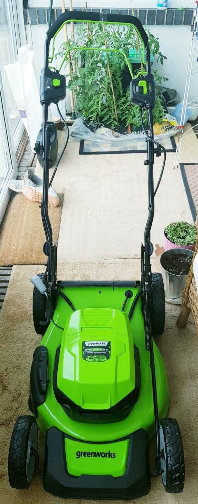 Greenworks 48V (2x24V) Self Propelled Cordless Lawnmower