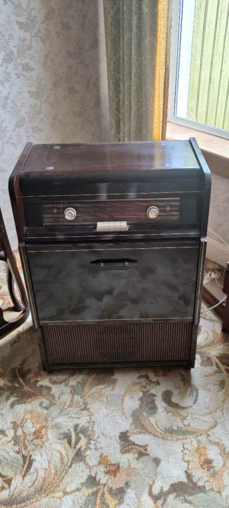 Vintage Radiogram Record Player & Radio Cabinet – Retro Mid-Century