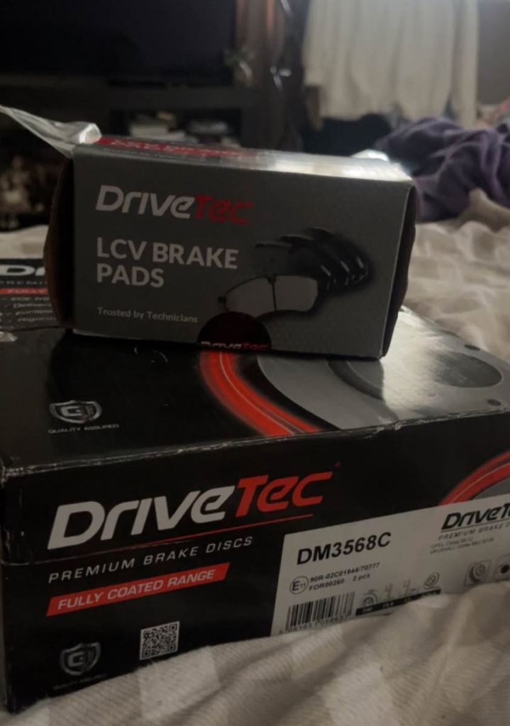 Brand new vented disc brakes and pads 