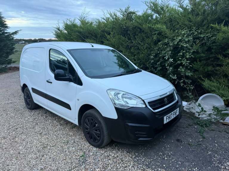 2017 Peugeot Partner 850 SE 1.6 BlueHDi 100 Van ETG PANEL VAN DIESEL Automatic