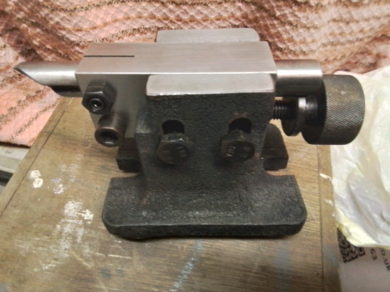 Adjustable tailstock