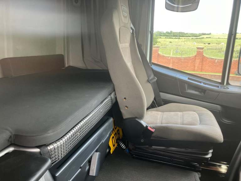 2017 Iveco Stralis 460 6x2 tractor unit euro 6 hi way cab 