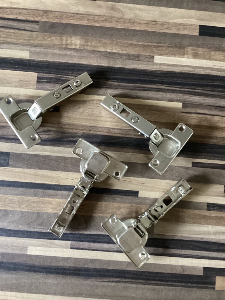 Set of 4 Hettich Kitchen Cupboard Hinges