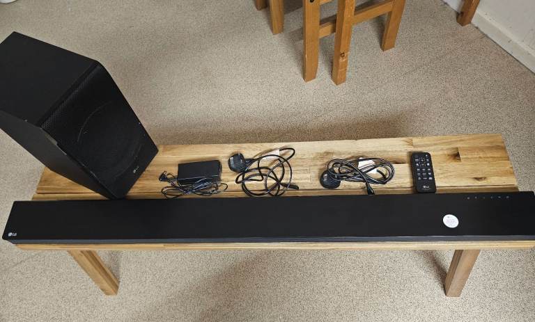 LG SOUNDBAR + SUB