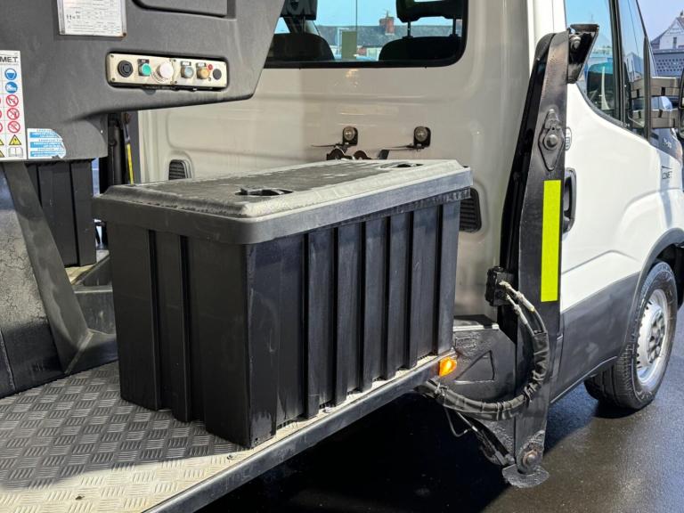 2018 Iveco Daily CHERRY PICKER 2.335S12 3500KG NO VAT! CHASSIS CAB Diesel Manual