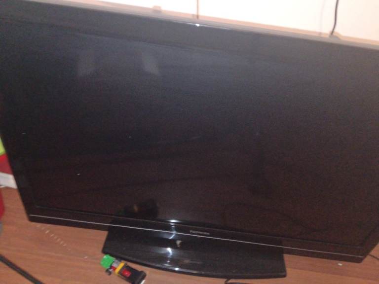 Toshiba LCD TV with scart, ideal for retro gaming 