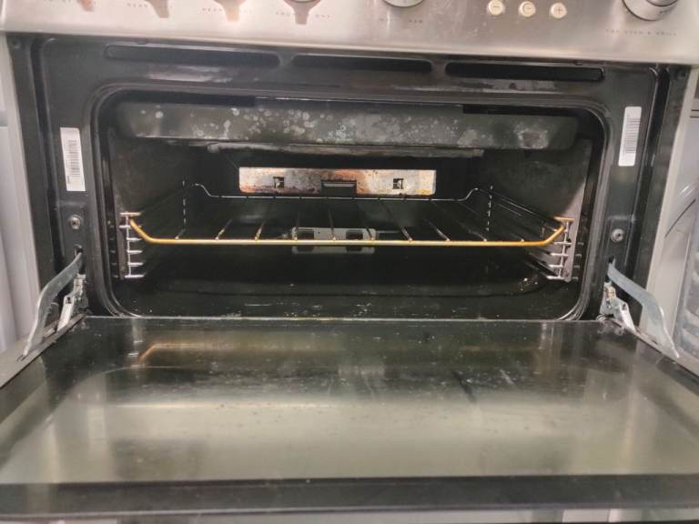Hotpoint Freestanding Gas Cooker with Double Oven, £150.00 for Sale