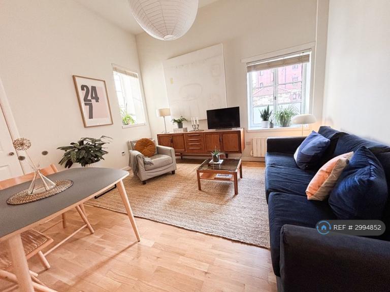 2 bedroom flat in Broad Wynd, Edinburgh, EH6 (2 bed) (#2994852)