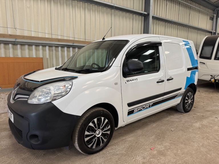 19 Renault, KANGOO, like new only 9000miles 