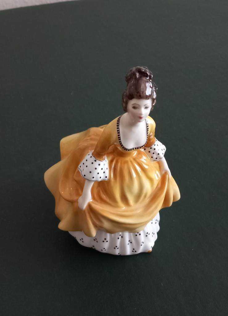 Royal Doulton Coralie H.N. 2307 Figurine 1963