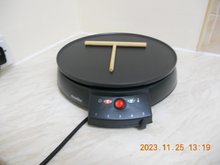 Pancake/crêpe maker. Breville Non-stick electric 