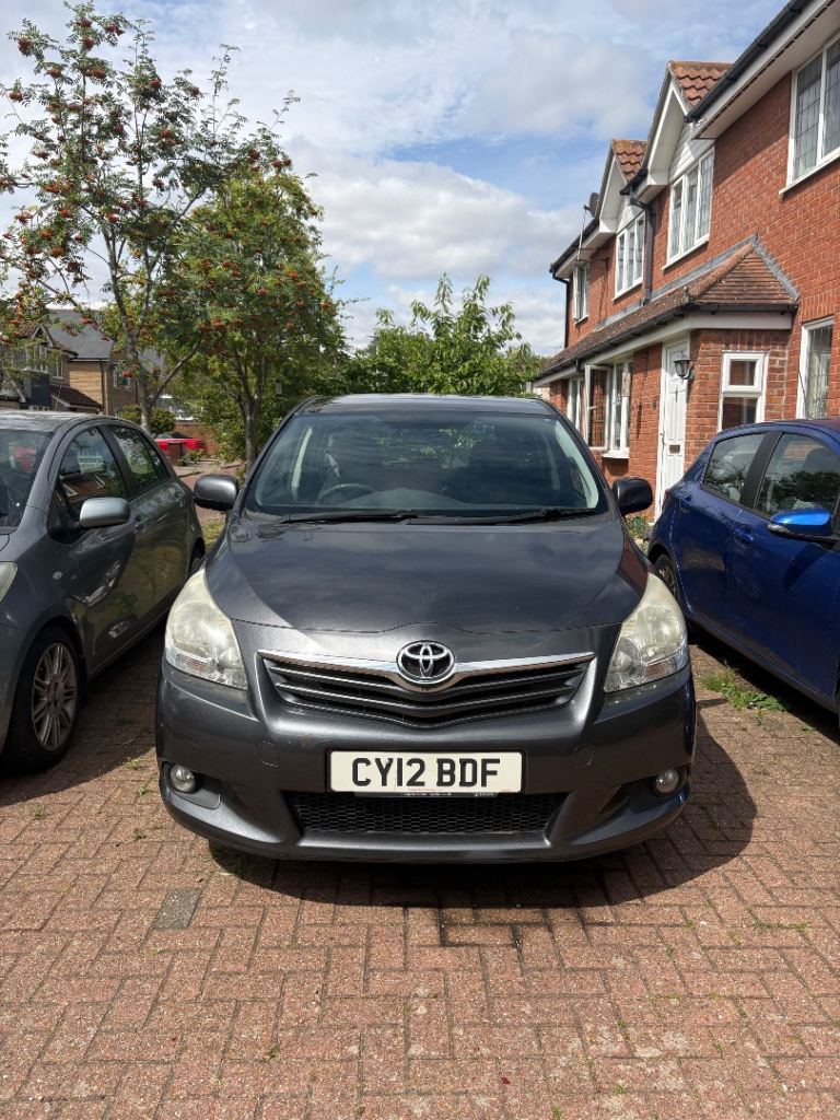 Toyota VERSO 2012 grey ULEZ Manual 1598 (cc)