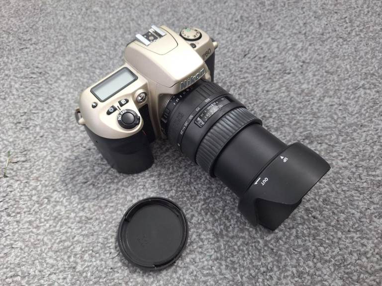 NIKON F60 SLR Camera