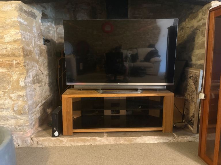 LG Smart TV with Soundbar – Good Condition