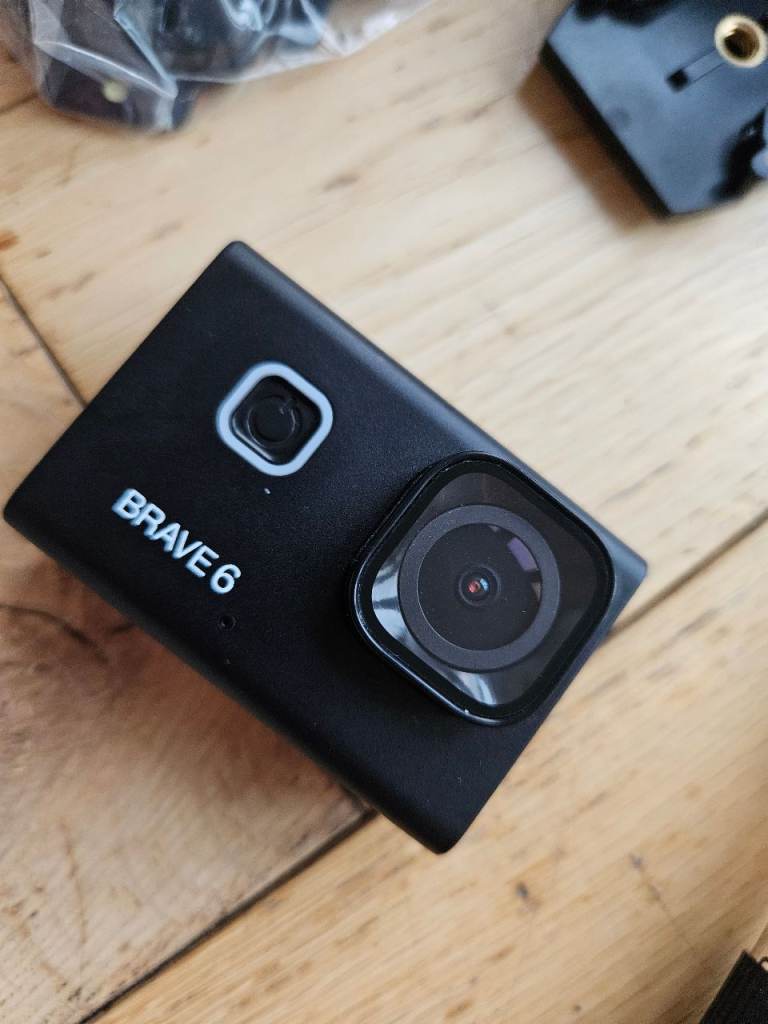 Alaska Brave 6 Go pro action camera with accessories and carry case Like new 