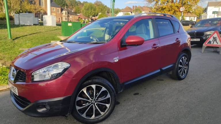 LADY OWNED NISSAN QASHQAI-LONG MOT-ULEZ EXEMPT-SATNAV-IDEAL FAMILY CAR 