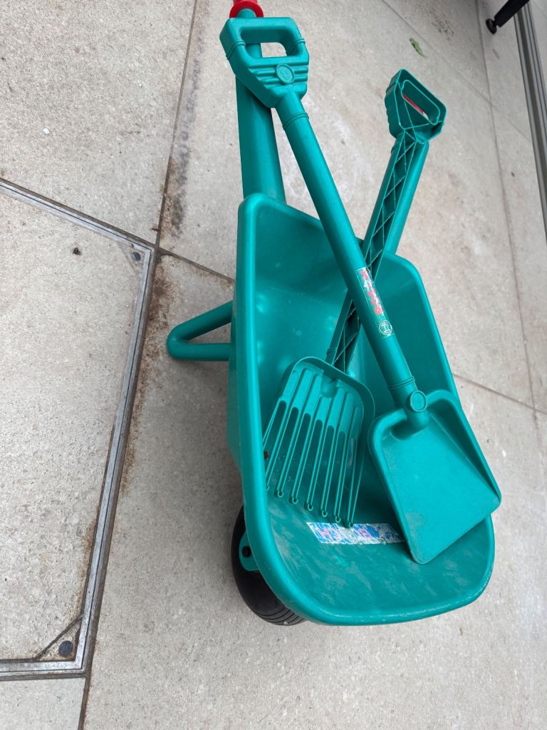 Kids wheelbarrow, spade and fork set