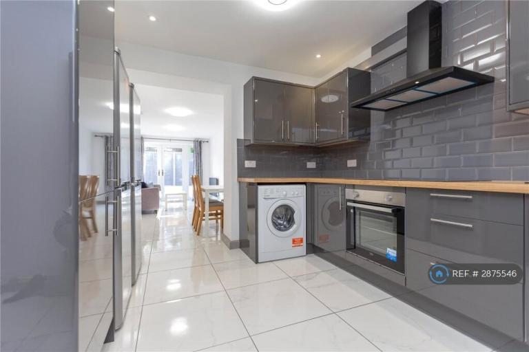 6 bedroom house in Trevisa Grove, Bristol, BS10 (6 bed) (#2875546)