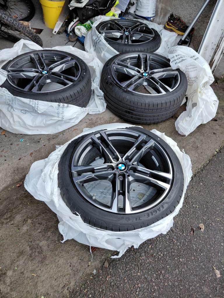 Bmw alloys and tyres set of 4