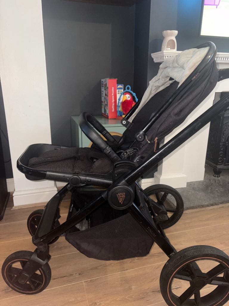 Venicci pram bundle rose gold edition