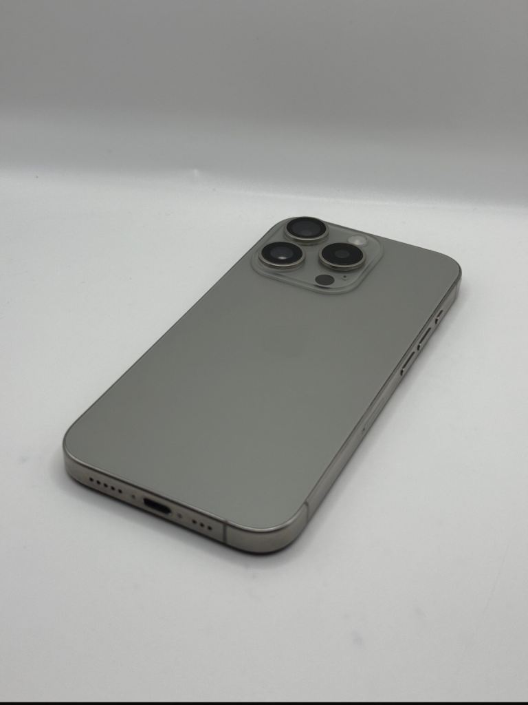 PRISTINE: Apple iPhone 15 Pro Max, 256gb, Natural Titanium (UNLOCKED)