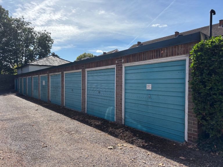 Garage to Rent Surbiton