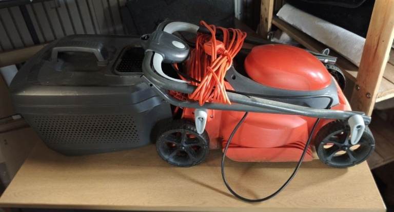 Electric Lawn Mower with Grass Box & Cable (Flymo)