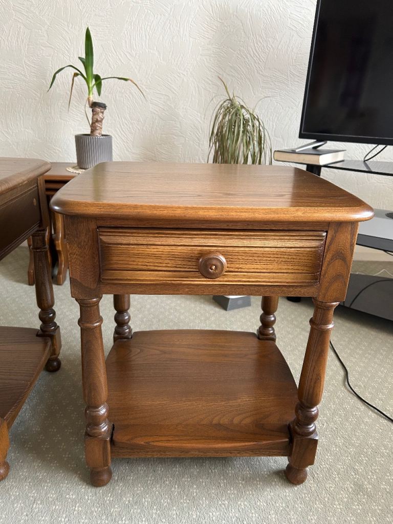 Pair of bedside/‘sofa-side’ tables