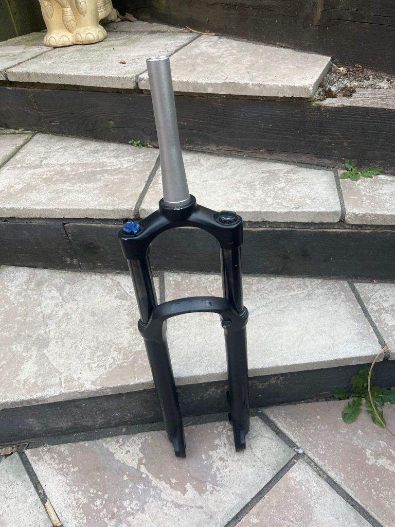 Mountain Bike Suspension Forks – Black, Good Condition