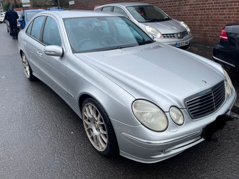 05 Mercedes E220 2.2cdi Auto Silver BREAKING parts