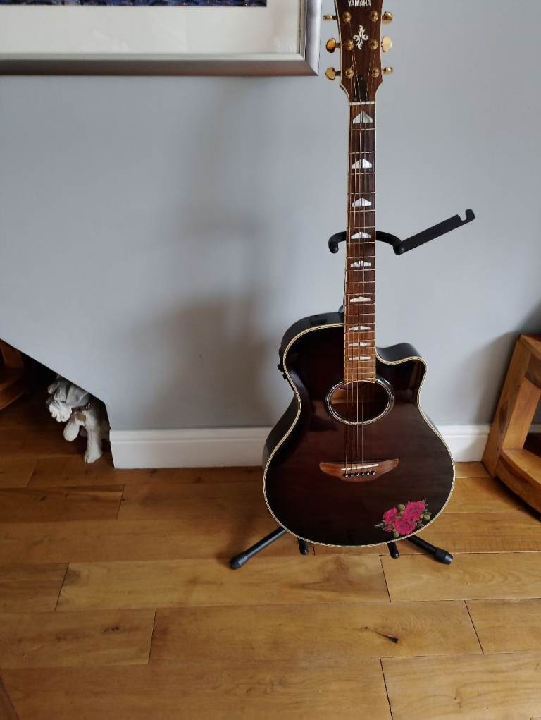 Yamaha APX900 Electro-Acoustic Guitar - Good Condition