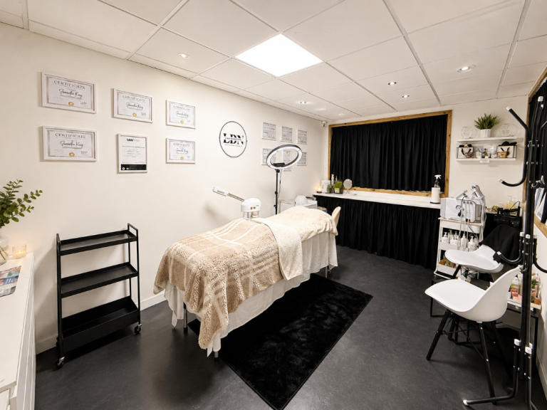 Beauty Room | Creative Space | Commercial Space | Office to Rent in Hackney Wick E9