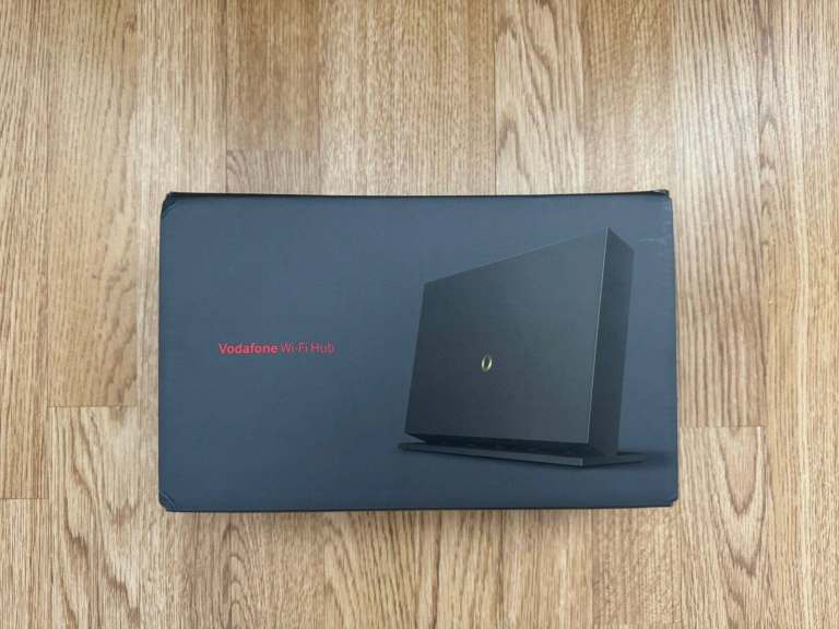 Router - Vodafone WiFi Hub THG3000 206680 Broadband Modem Router - New 
