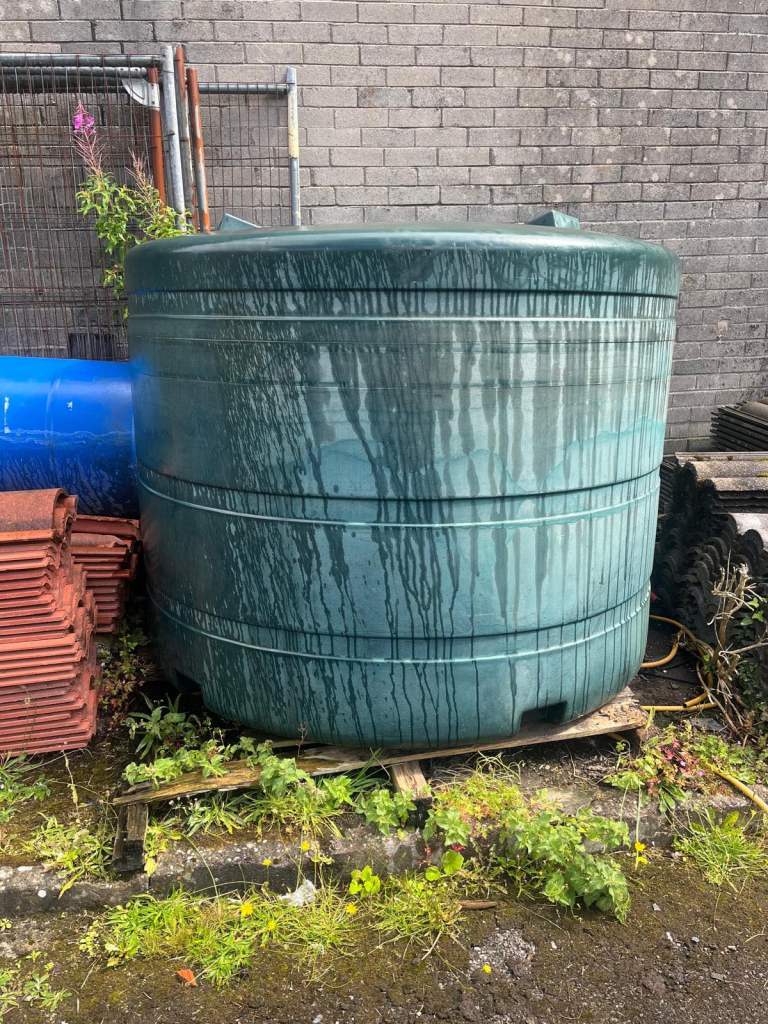 1350 litre fuel / oil tank