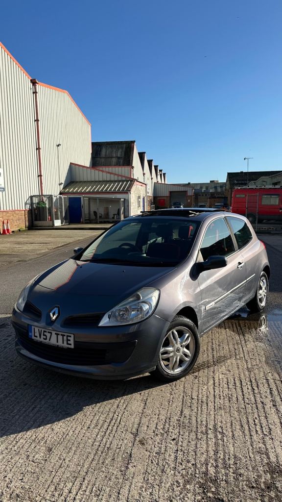 1.2 Renault Clio RIP Curl Edition